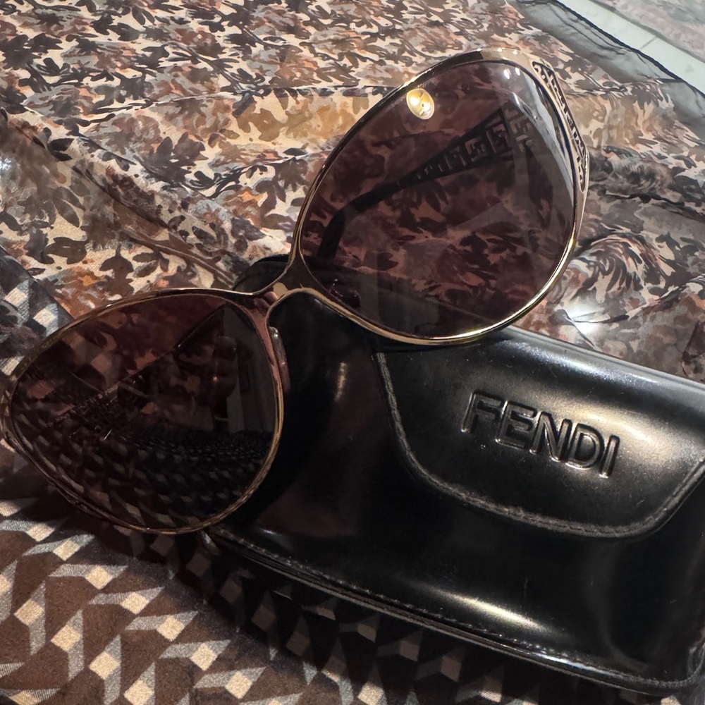 EUC Fendi Y2K Sunglasses